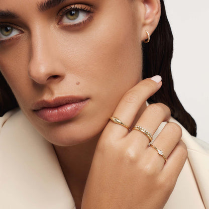 Anillo de cúpula de diamantes