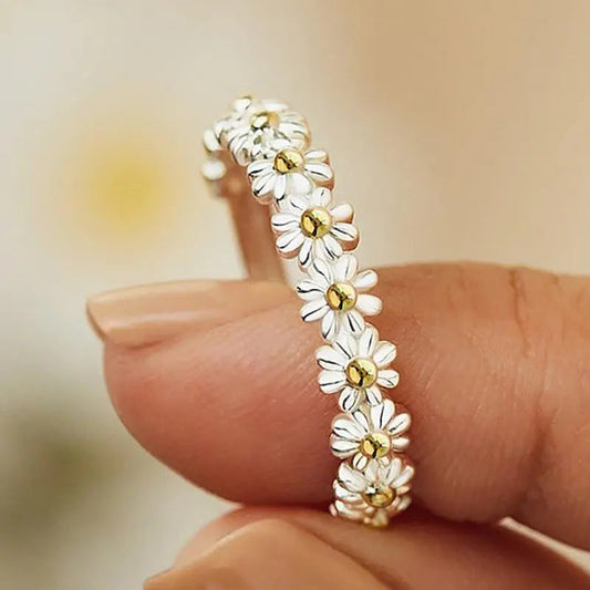 Anillo ajustable de plata y esmalte pintado a mano con margaritas