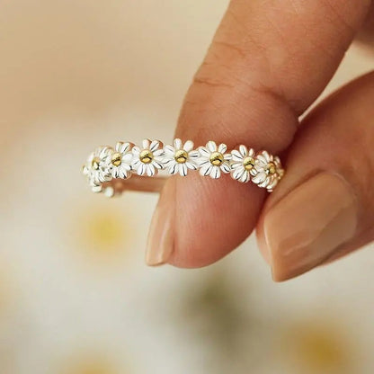Anillo ajustable de plata y esmalte pintado a mano con margaritas