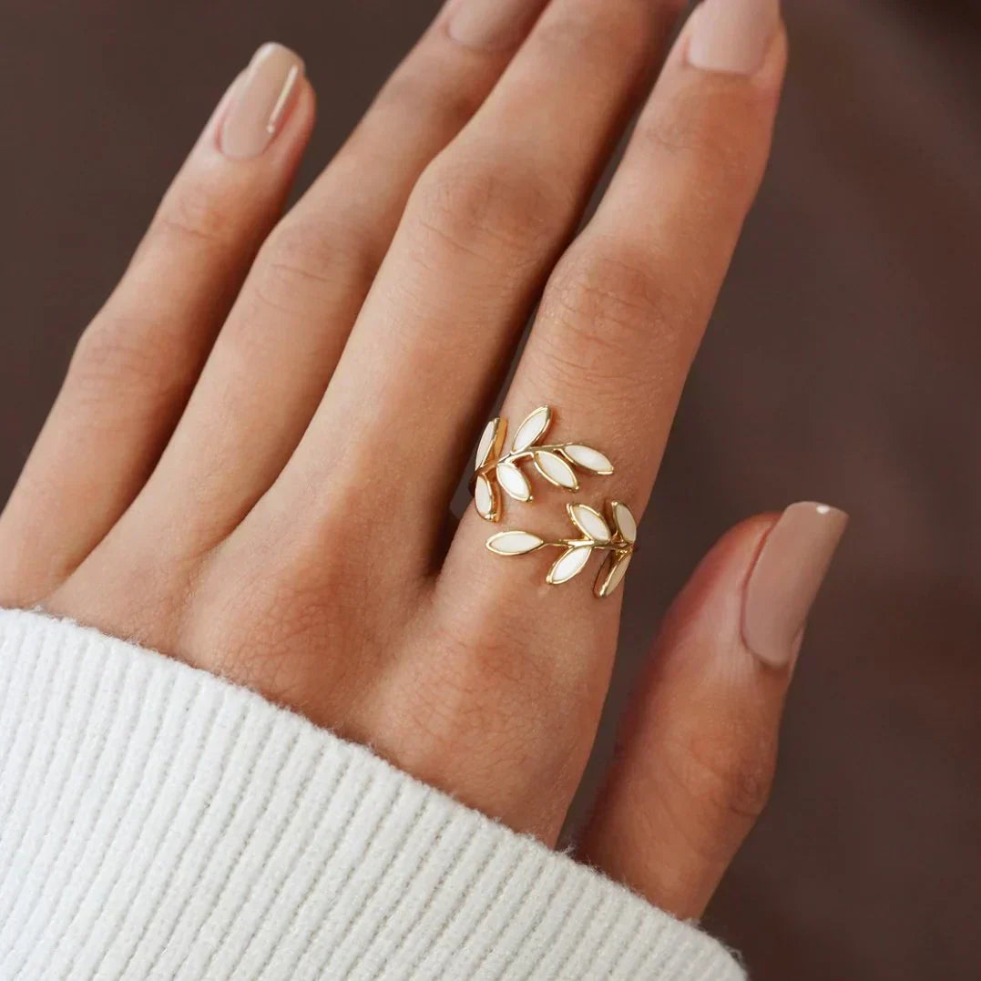 Pure - Anillo ajustable en hoja de ópalo blanco