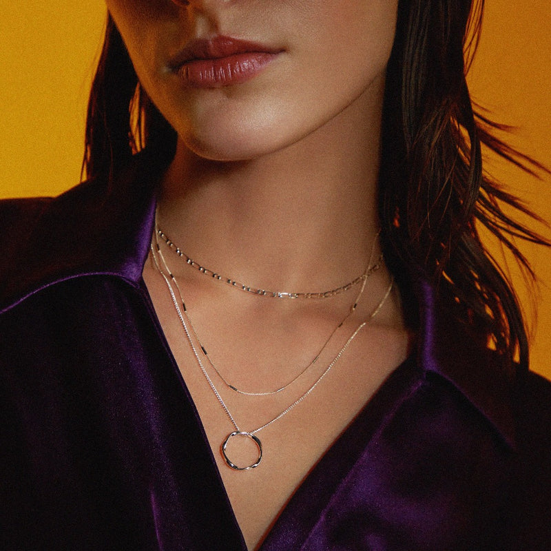 Collar de Círculo Abierto de Tres Filas