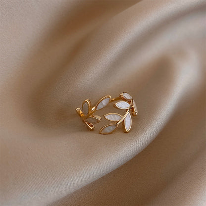 Pure - Anillo ajustable en hoja de ópalo blanco