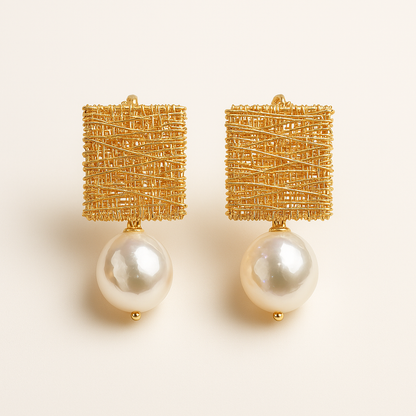 Aretes de hilos dorados vintage con perlas